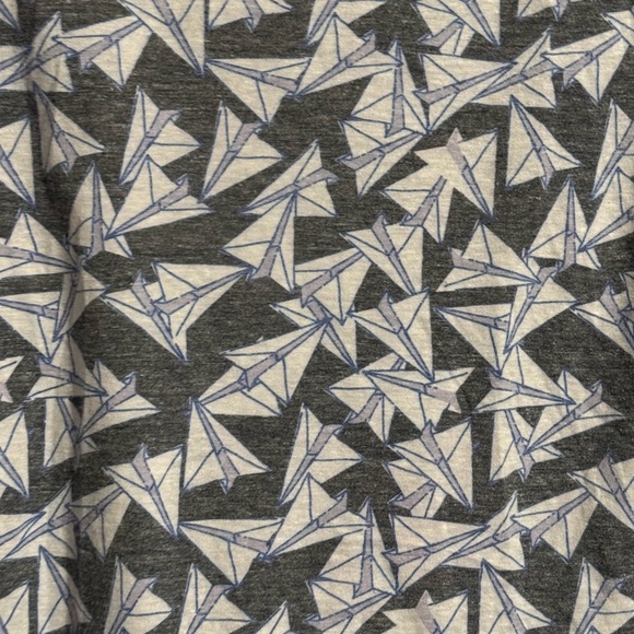 Small Lularoe Classic T - Picture 2 of 3